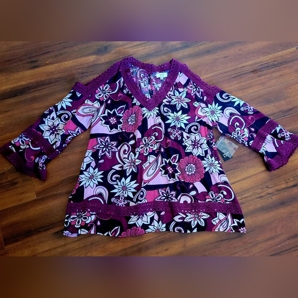 NWT Crown & Ivy Purple, Pink & White Floral Crochet 3/4 Sleeve Cold Shoulder Top